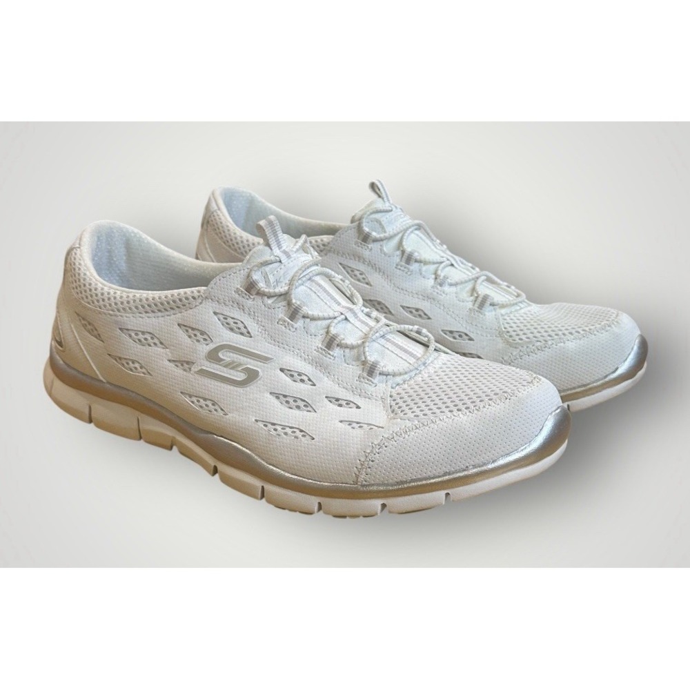 SKECHERS Gratis Going Places White Sneakers size 11